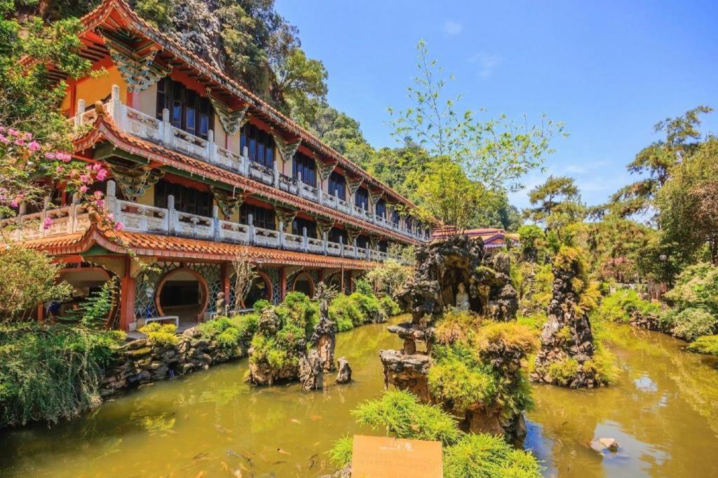ザ パインズ ホテル Kampung Kuala Terla エクステリア 写真