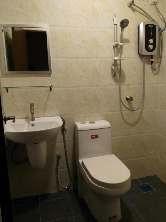 ザ パインズ ホテル Kampung Kuala Terla エクステリア 写真